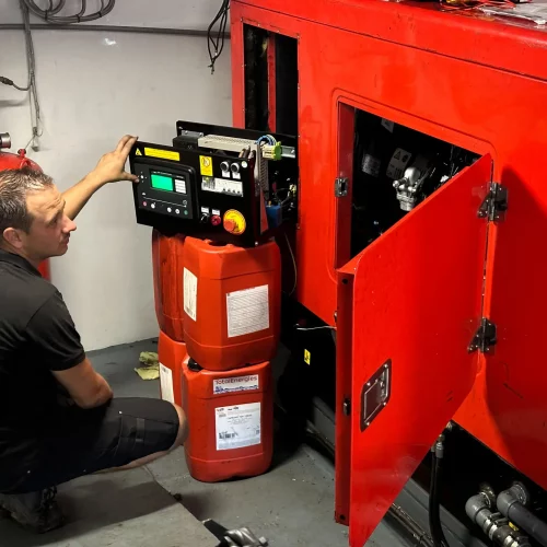 Contrive engineering generator installeren